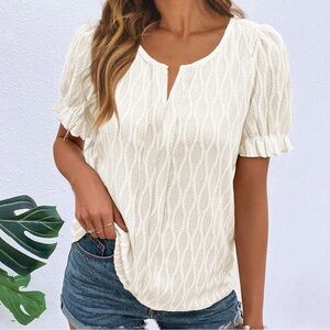 Chic Ivory Women's Short Sleeve Top